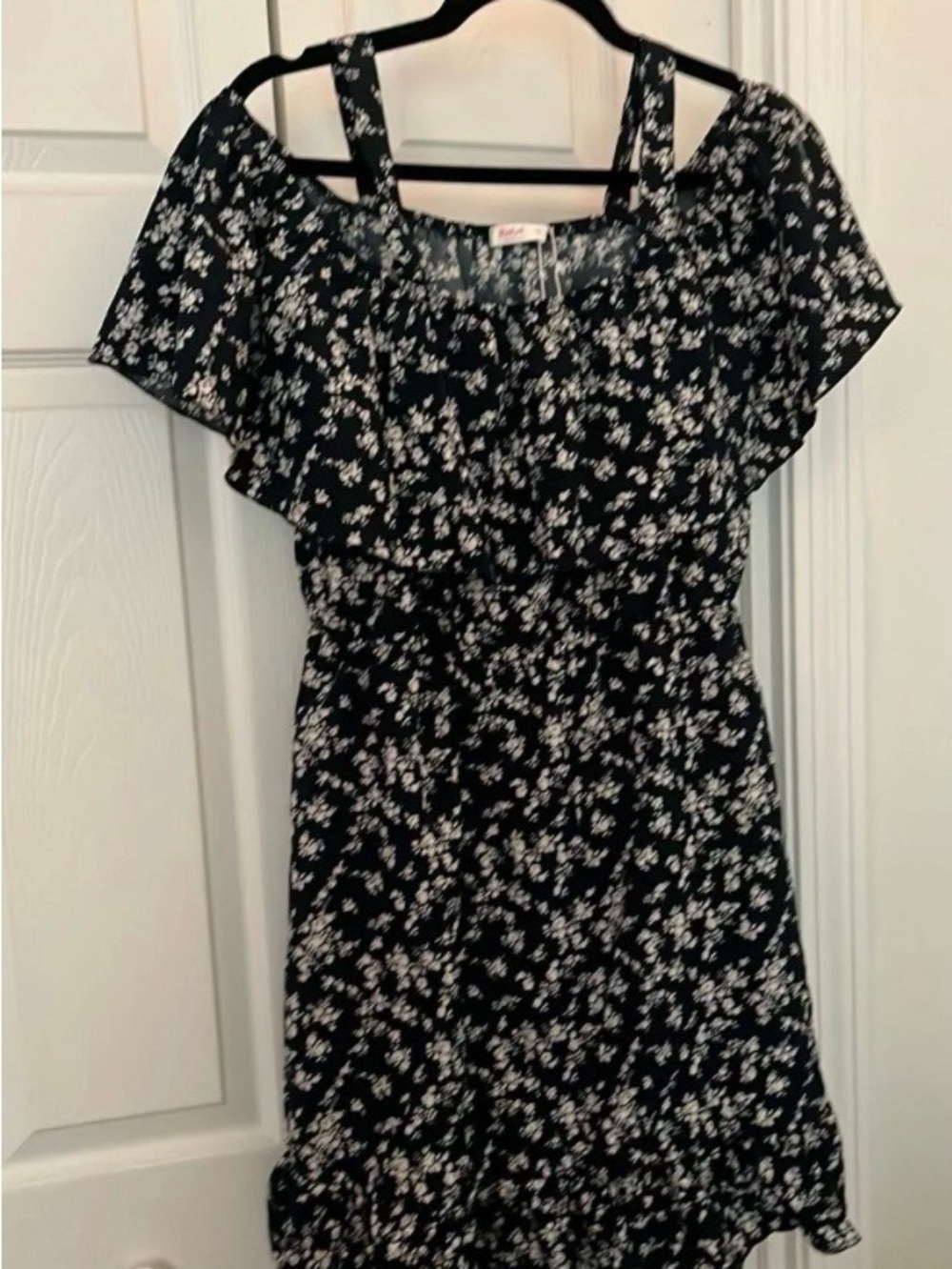 SHEIN Black and White Floral Off-Shoulder Mini Dress with Straps